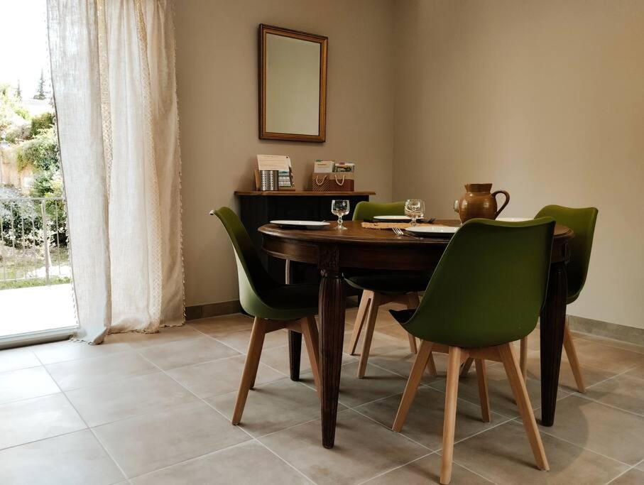 Charmante Maison Avec Jardin Aux Portes Des Gorges De L'Ardeche Saint-Julien-de-Peyrolas Eksteriør billede